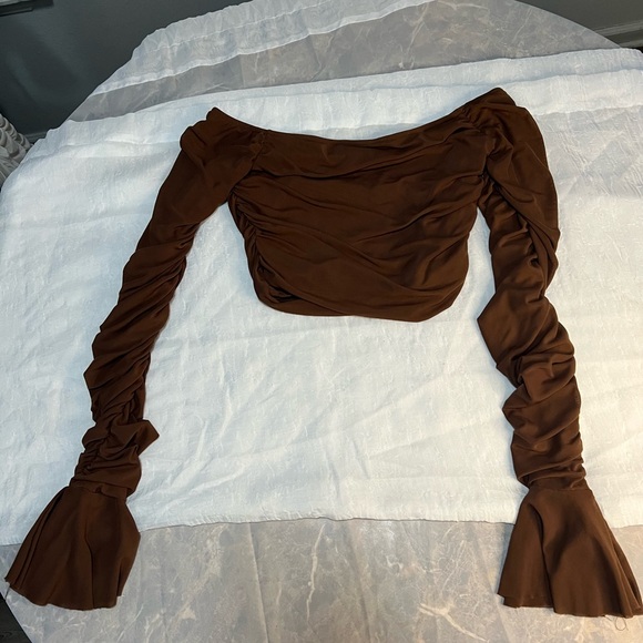 Fashion Nova Chocolate Brown Off Shoulder Ruched Crop Top Size L Y2K - Picture 5 of 5